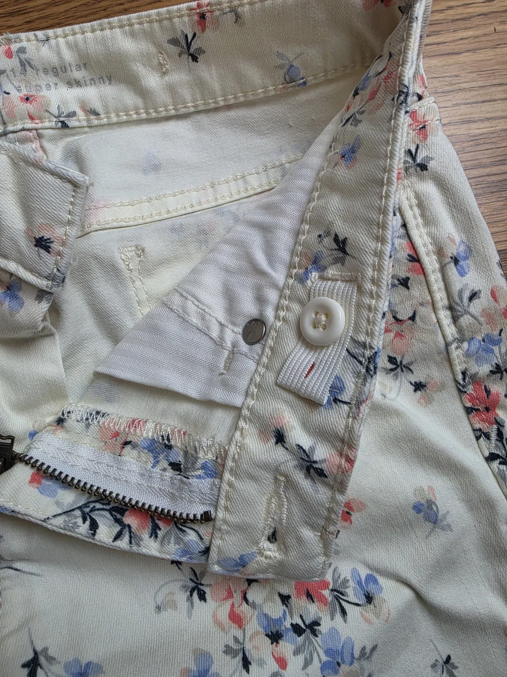 GAP Cream Floral Skinny Jeans